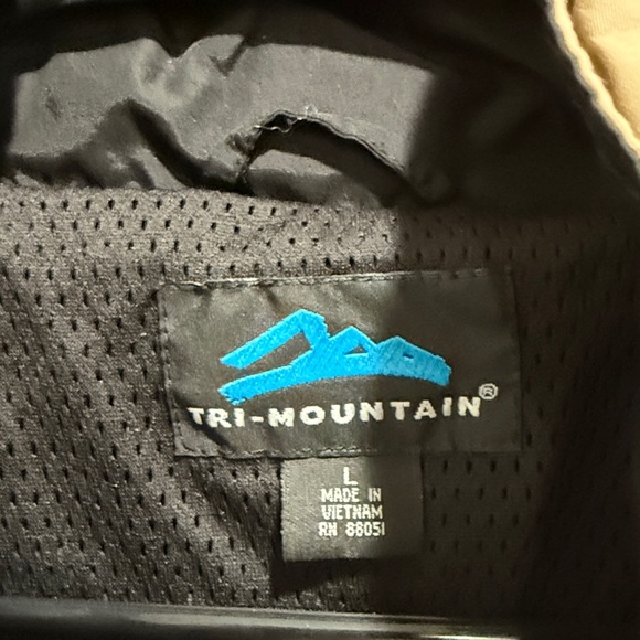 Men's Black and Tan Jacket - Picture 4 of 7